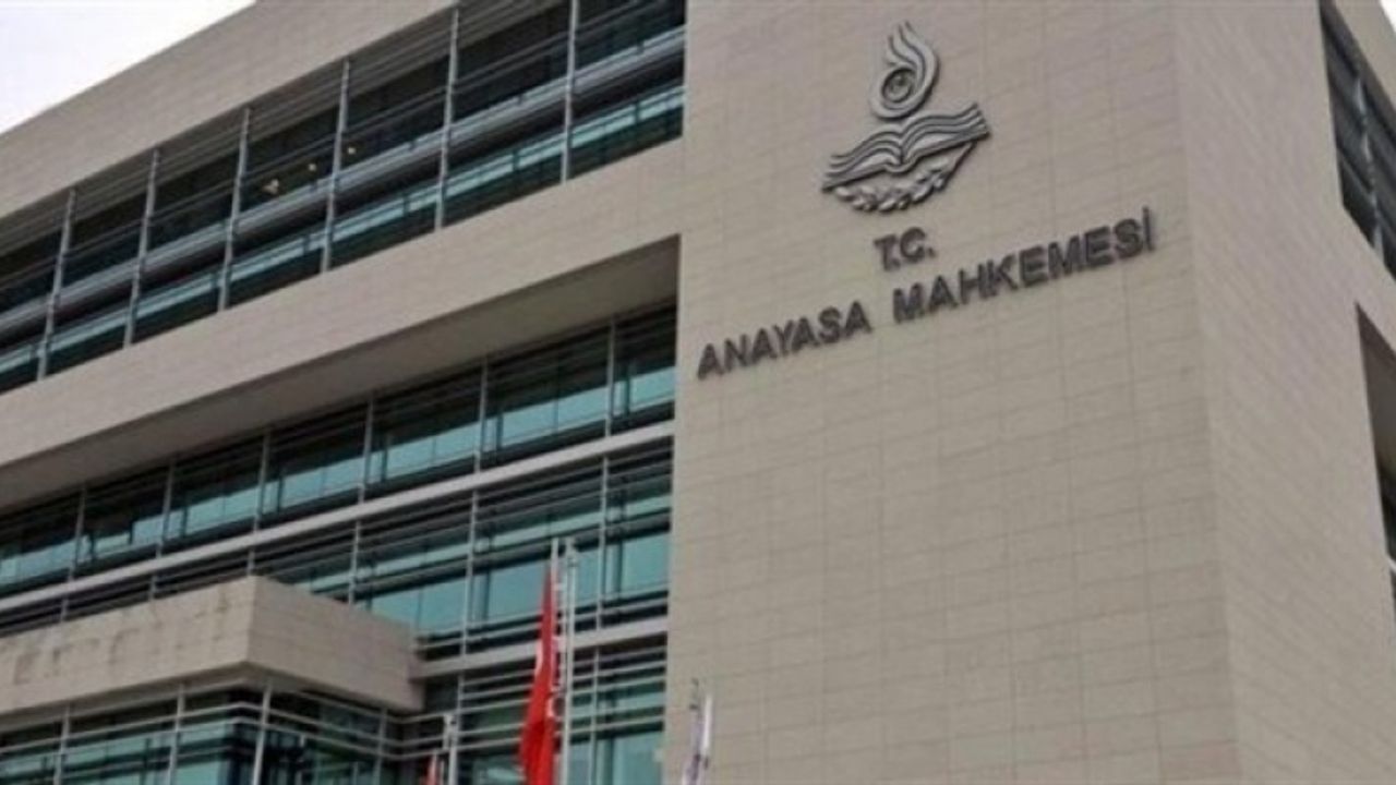 AYM'den memurun sicil raporuyla ilgili önemli karar