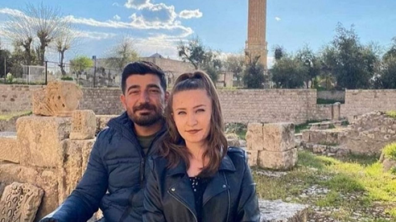Sağlık Personeli Çift Enkazdan  Birbirine Sarılmış Halde Çıkarıldı