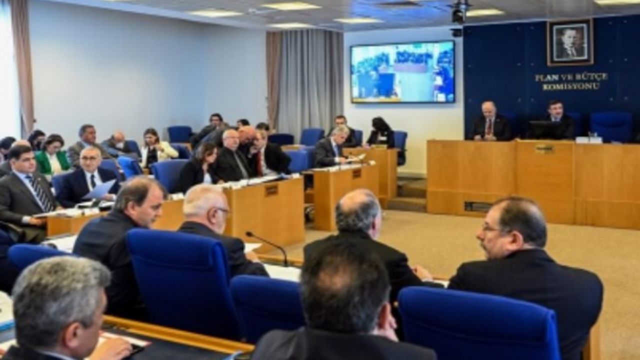 Elitaş: Uzman doktor maaşı 38 bin 517 liraya yükselecek