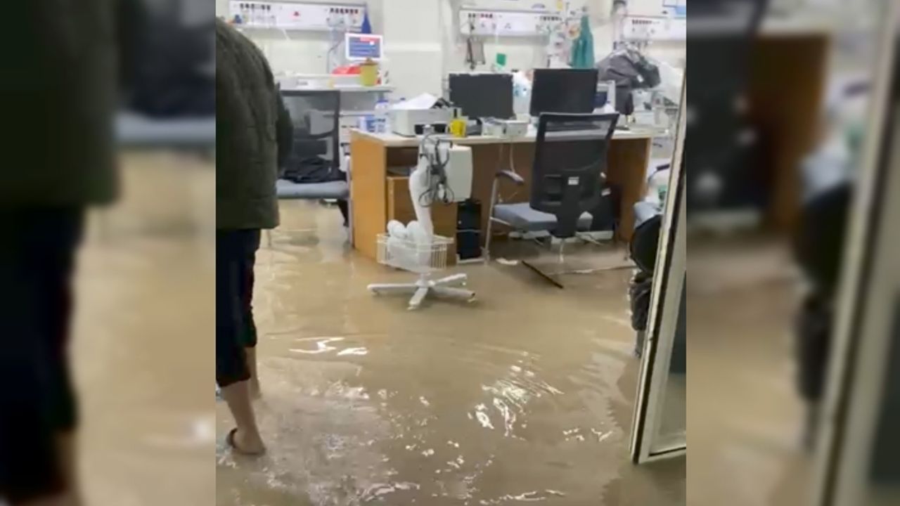 Urfa'da Hastaneyi Su Bastı/ Video