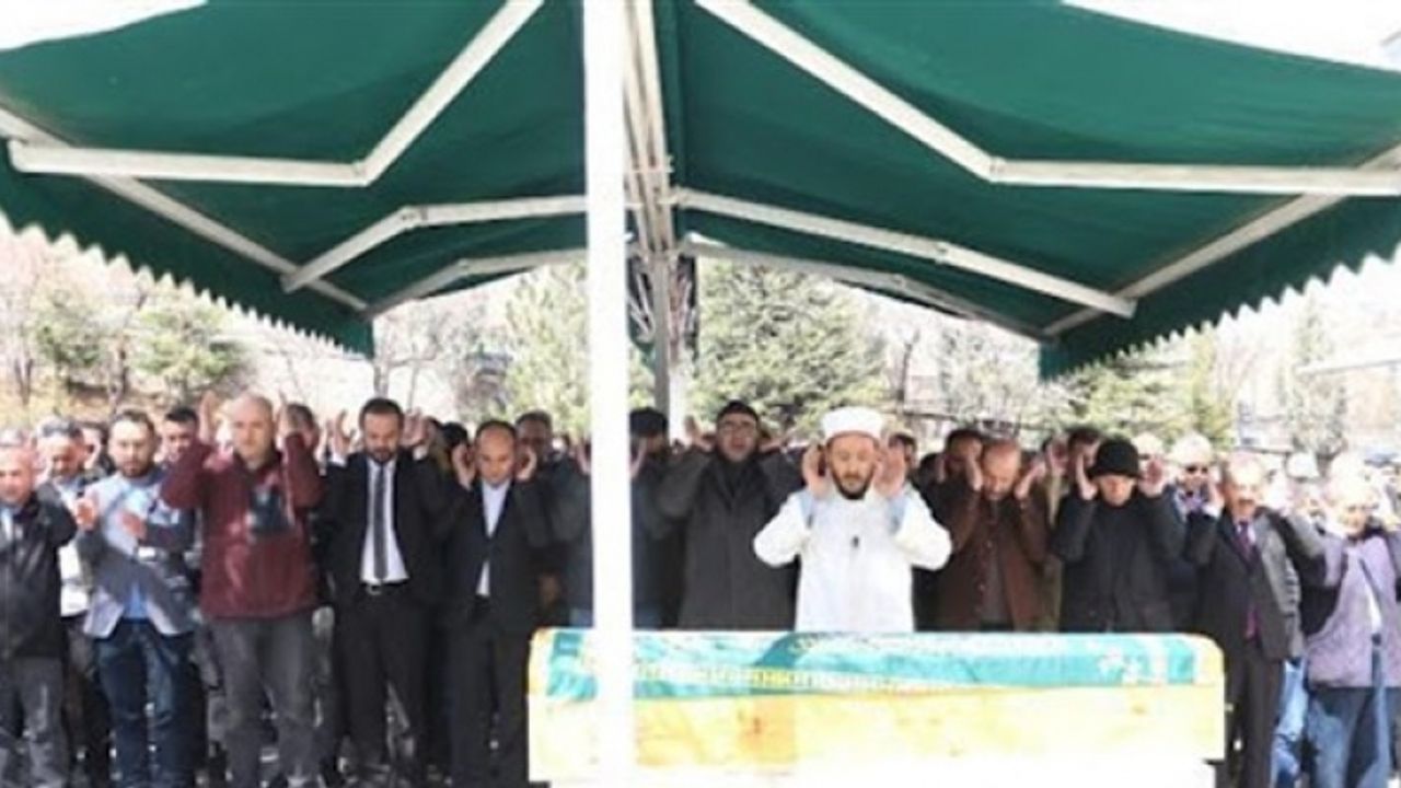 Kanserden ölen kalp doktoru son yolculuğuna uğurlandı