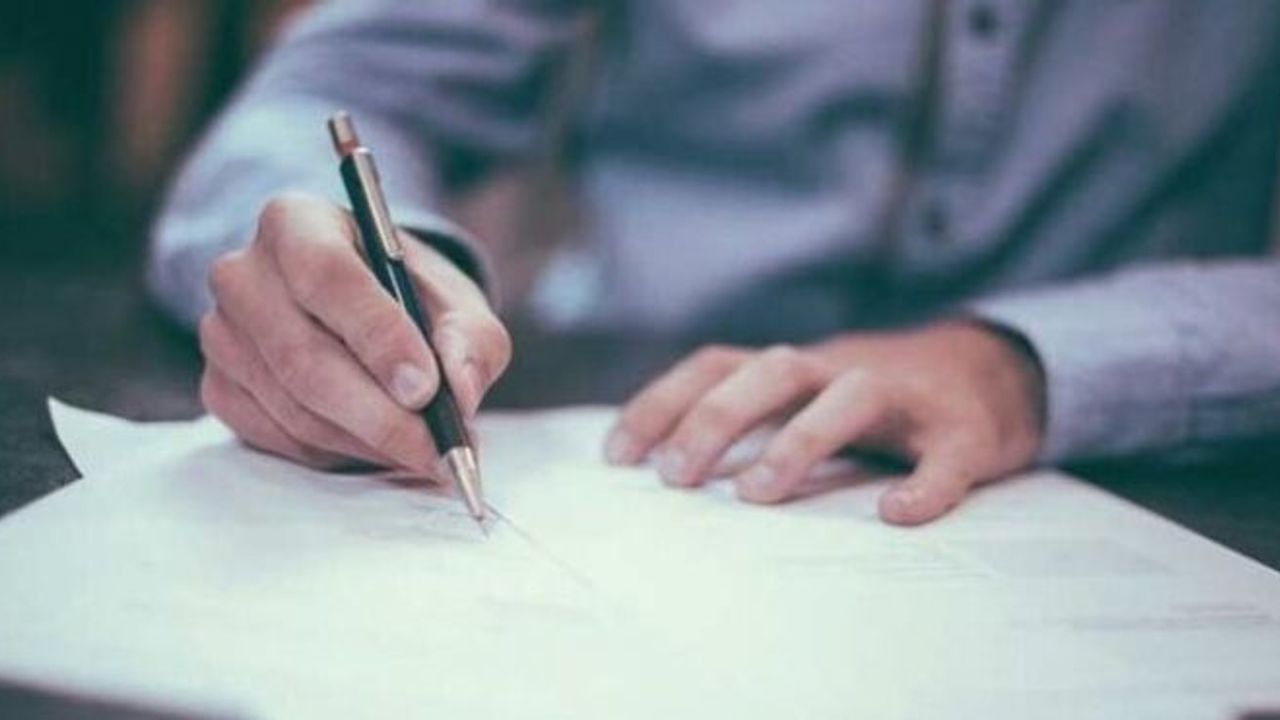 Devlet memuru moderatörlük yapabilir mi?