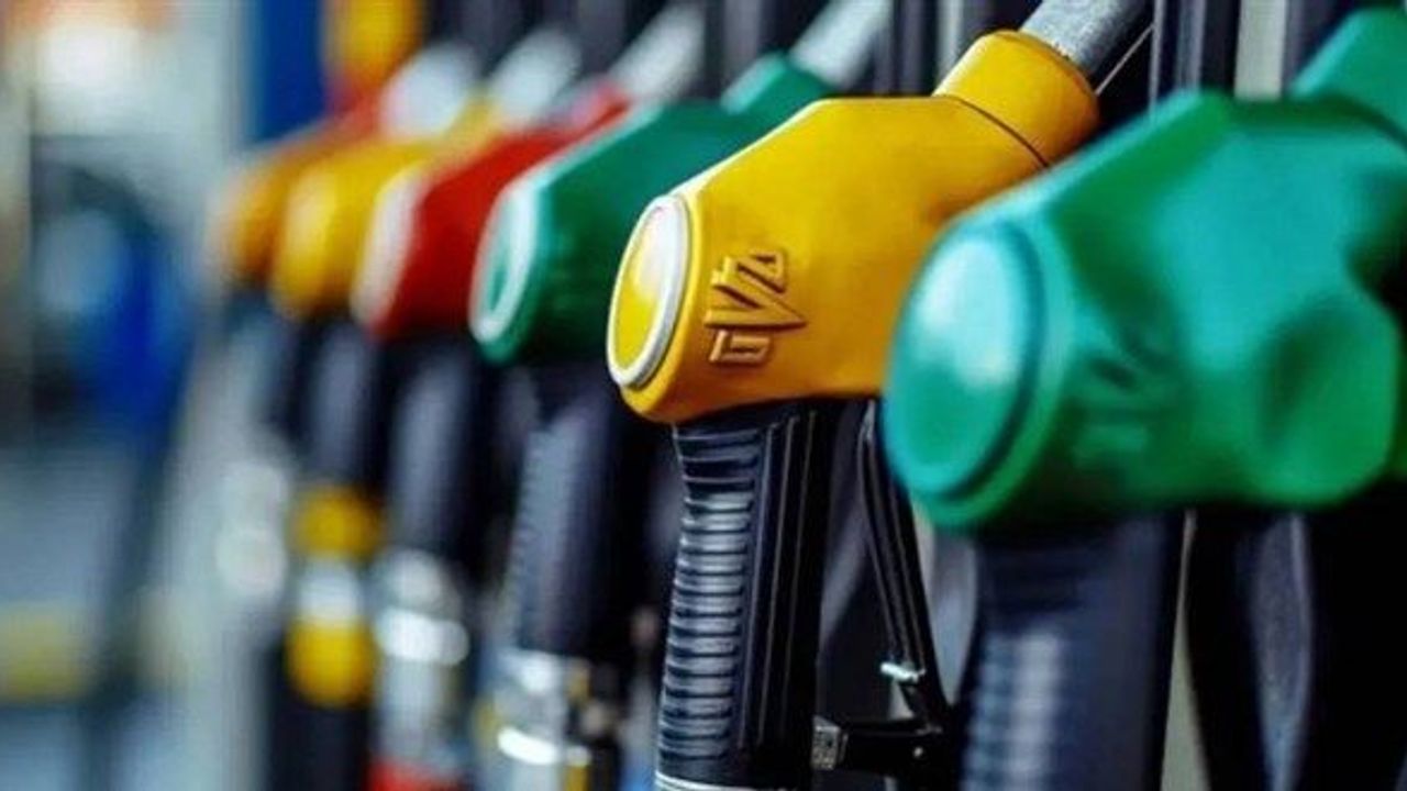 Benzine zam geldi, tabela değişti