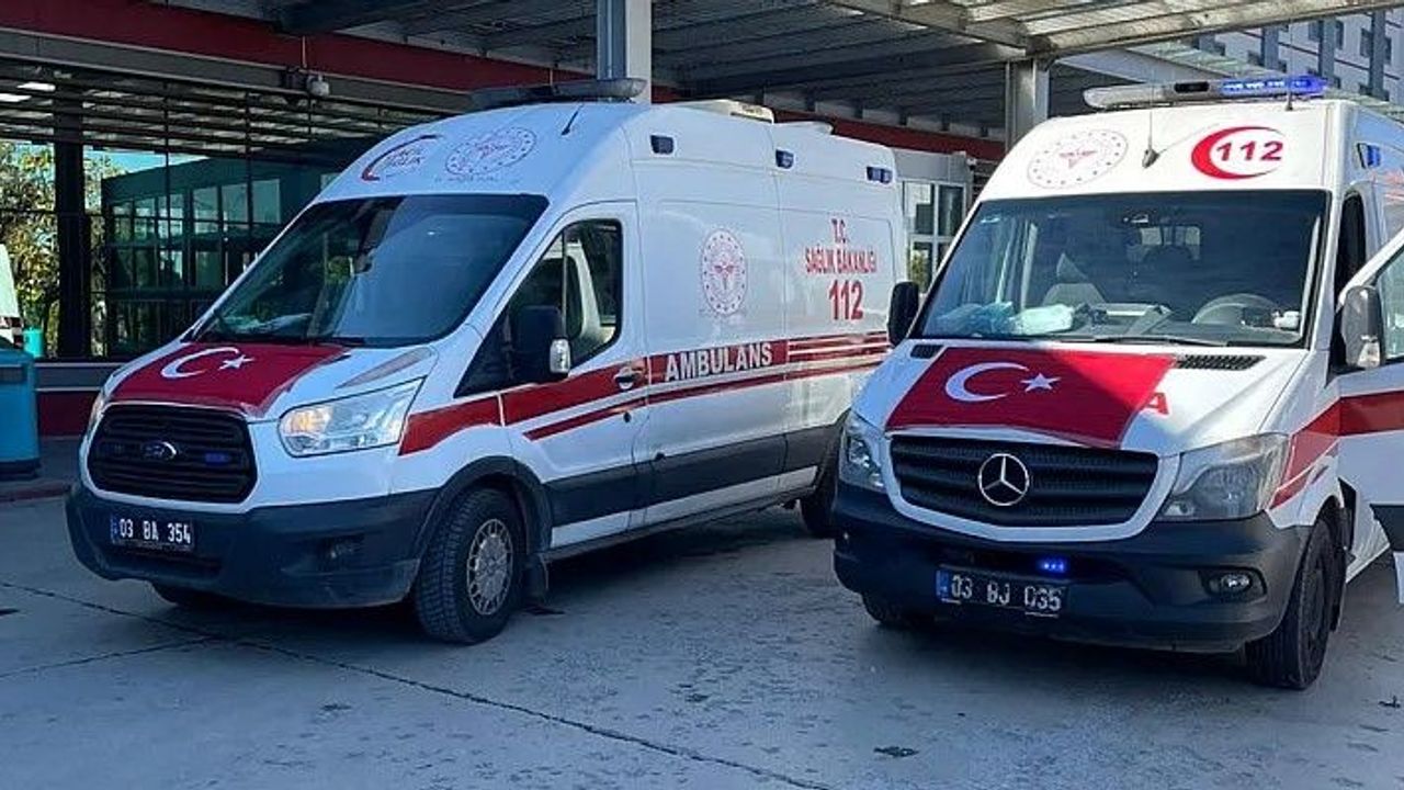 Bolvadin'de 112 Acil Servis Personelinden Anlamlı Cumhuriyet Bayramı Kutlaması