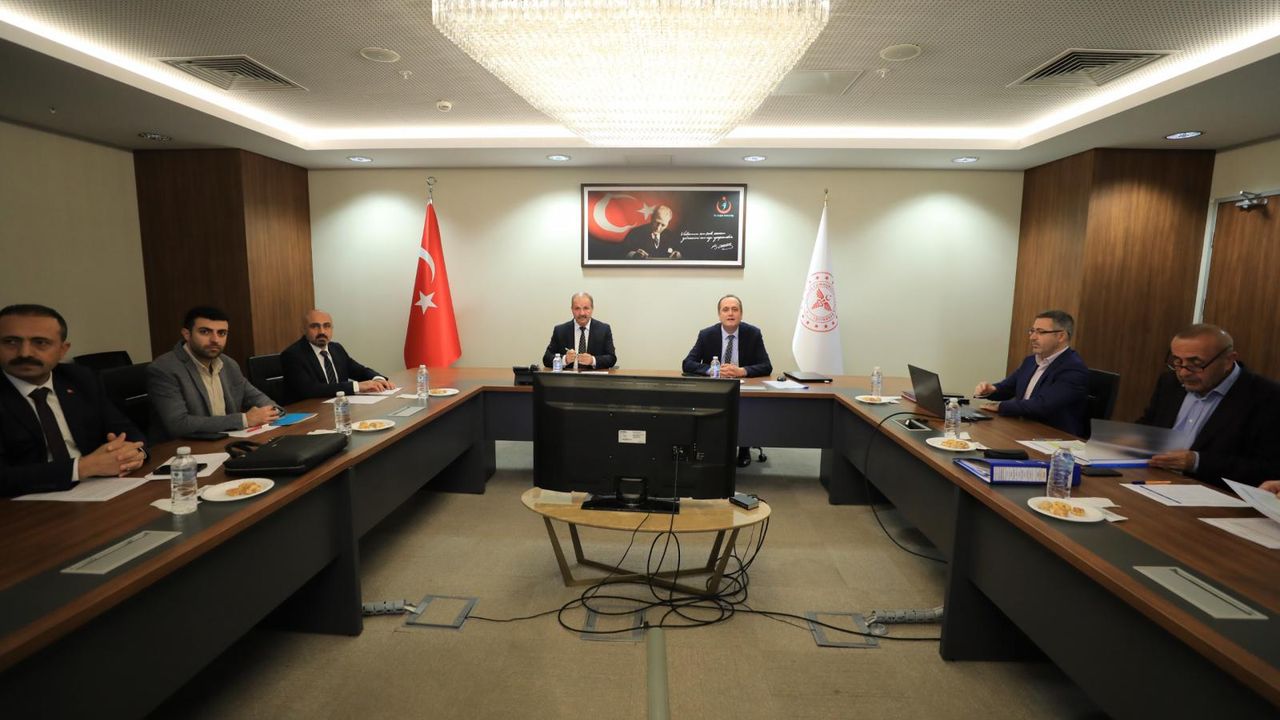 Sağlık Profesyonellerinin Talepleri KİK Toplantısında Konuşuldu