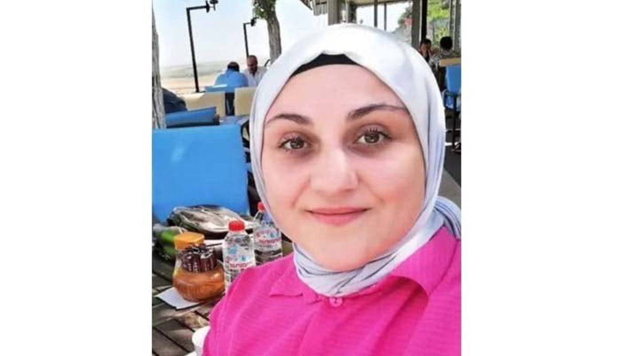 TIR ile otomobil çarpıştı; hemşire Sümeyye öldü