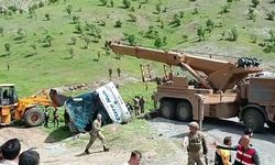 Şırnak'ta askerleri taşıyan otobüs devrildi: 2 şehit, 4 asker yaralı