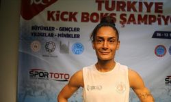 Hemşire Duygu kick boks kariyerini yenilgisiz sürdürüyor