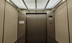 Asansörlerde iç kapı zorunlu hale geldi