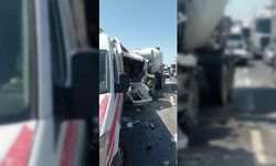 Vakaya giden ambulans zincirleme kazaya karıştı: 14 yaralı