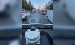 Sakarya'da sürücülerin fermuar yöntemiyle ambulansa yol vermesi kamerada