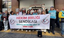 İzmir'de diş hekimleri çalışma koşullarını protesto etti