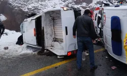 Ambulans ile pikap çarpıştı: 1'i ağır 5 yaralı