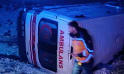 Kontrolden Çıkan Ambulans Devrildi