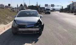  Ambulans Kazası! Sağlık personeli ve Sürücü Yaralandı!