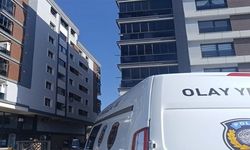 Emekli doktor evinde ölü bulundu