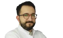 Maaş eylemi yapan doktoru hastane yöneticisi dövdü