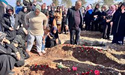 Hayatını Kaybeden ATT Ve Evlatları Toprağa Verildi