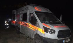 Ambulans şarampole uçtu, yaralılar var