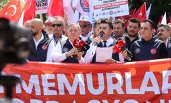 Memurlar Bakanlık Önünde Taş Kaynattı