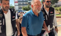 Bıçak parası' aldığı öne sürülen profesör ile sekreteri gözaltına alındı