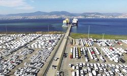 İthal otomobile yüzde 25 ila 30 arasında ek gümrük vergisi geldi