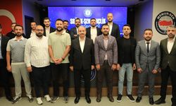 “Sağlık Profesyonellerinin Emeğinin ve Diplomasının Hakkını İstiyoruz”