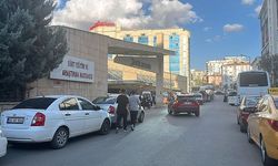 Hastane bahçesinde bıçaklar konuştu!