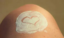 Bebeklerde Mevsimlere Göre Doğru Güneş Kremi Kullanımı Nasıl Olmalı?