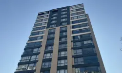 15 katlı binada yangın: Sağlık personeli yaşamını yitirdi