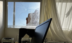 Aile Sağlığı Merkezi’ne taşlı ve tehdit mesajlı saldırı