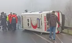 Ambulans devrildi: 2 yaralı