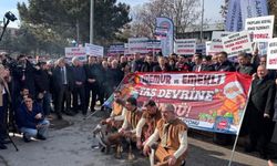 Geçim Krizi Memuru Taş Devrine Döndürdü