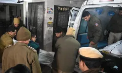 Hindistan'da ambulans uçak düştü! 7 kişi hayatını kaybetti