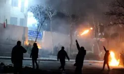 İran’da en az 35 doktor ve hemşire tutuklandı