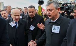 Bahçeli ile Özel el ele