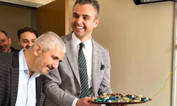 Başhekim eline şekeri aldı, bayramlaşmaya çıktı