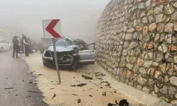 Doktor çift ve çocuklarının bulunduğu otomobil, tır ile çarpıştı: 1 ölü, 3 yaralı