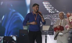 Acil Tıp Uzmanları Derneğinden Rapçi BLOK3'e 'Altın Acil' Ödülü