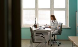 İspanya'da yabancı doktor sayısı artıyor: Sağlık açığına çözüm mü, geçici önlem mi?