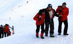 Isparta Davraz Kayak Merkezi'nde Snowboard Kazası: Doktor Mahsur Kaldı