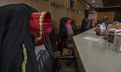 İzmir'de Yaşlı Bakımevindeki Ölüm Davasında Doktora Hapis ve Para Cezası
