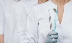 TDB'den Doktoralı Diş Hekimlerine Uzmanlık Yoluna Sert Tepki: 'Bu Düzenleme Adalet Değil, Ayrımcılık