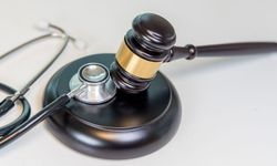Alerjik Reaksiyon Sonrası Kalbi Duran Çocuğun Doktoruna Hapis ve Meslekten Men Cezası