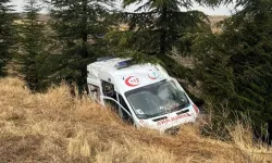 Hasta taşıyan ambulans kaza yaptı: 3 yaralı, 1'inin durumu ağır