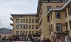 Hastanede Çalışanları Birbirleriyle Kavga Etti. Güveliğin Burnu Kırıldı