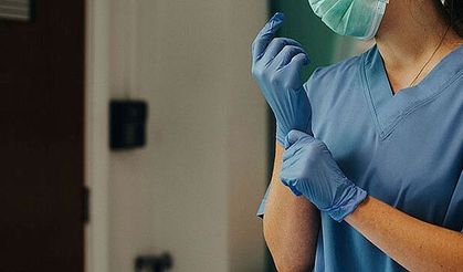 27 yıllık hemşire açığa alındı