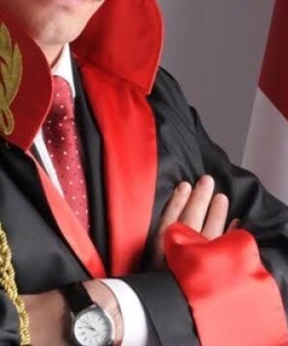 3 milyon TL rüşvet için aileyi taciz eden savcı açığa alındı
