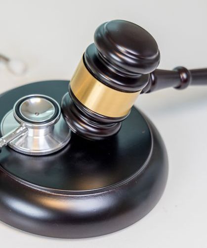 Alerjik Reaksiyon Sonrası  Kalbi Duran Çocuğun Doktoruna Hapis ve Meslekten Men Cezası
