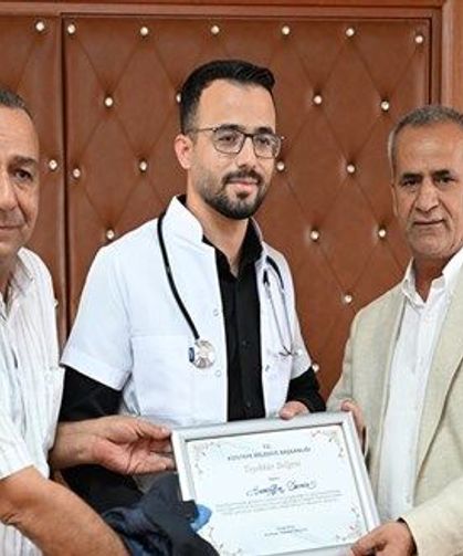 Zabıtaydı, tıp fakültesinden mezun olup Şemdinli'ye doktor olarak atandı